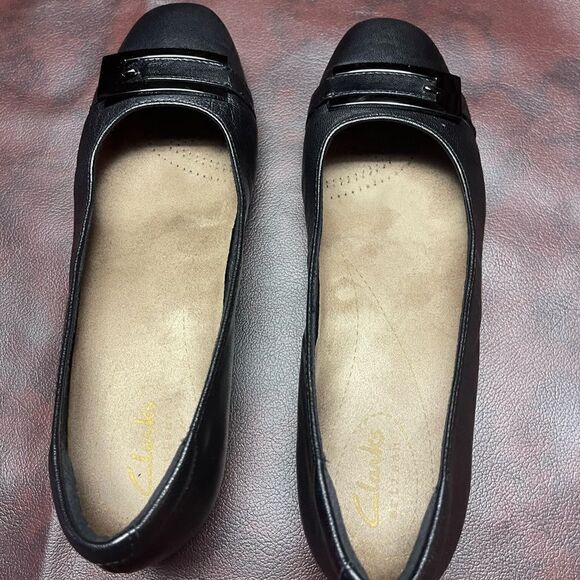Clarks black leather flats, size 6‎ - Picture 1 of 12